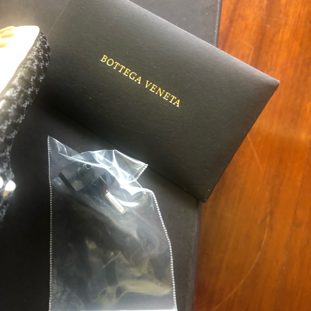 Bottega Veneta Stretch Mesh & Leather Pump - Picture 12 of 12